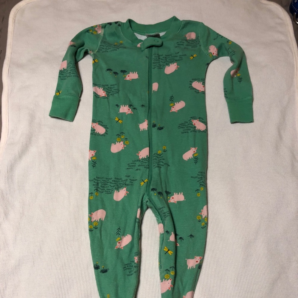 Hanna Andersson Footie Pajamas with Pigs